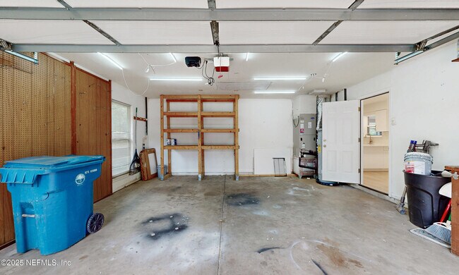 Building Photo - 3812 Buckskin Trail E