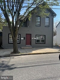 Building Photo - 100 E 6th St