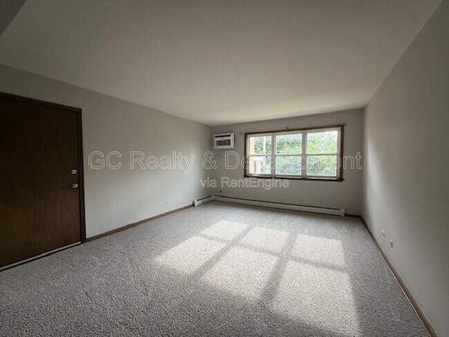 Building Photo - 525 N Highview Ave