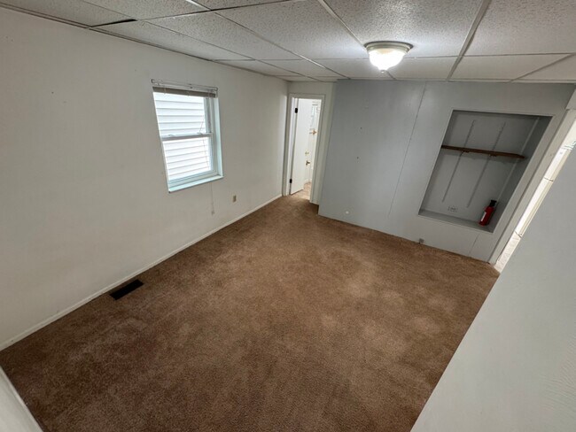 Building Photo - 724 Wills St