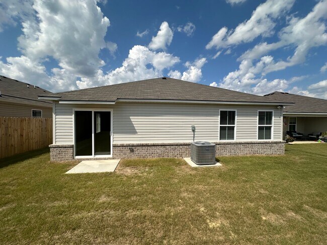 Building Photo - Pre-Leasing Now! Beautiful 4-Bedroom, 2-Bath Home in Cullman | Available August 15