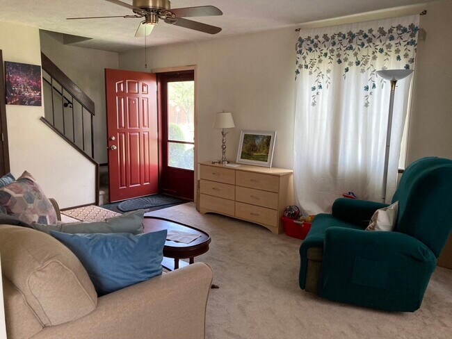 Building Photo - 4247 Maiden Ct