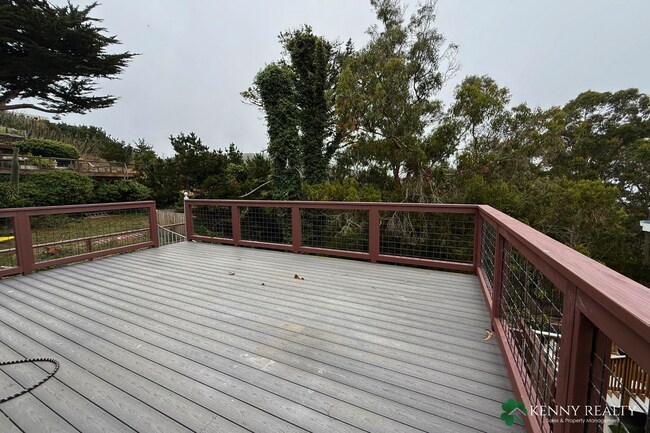 Building Photo - 424 Manor Dr