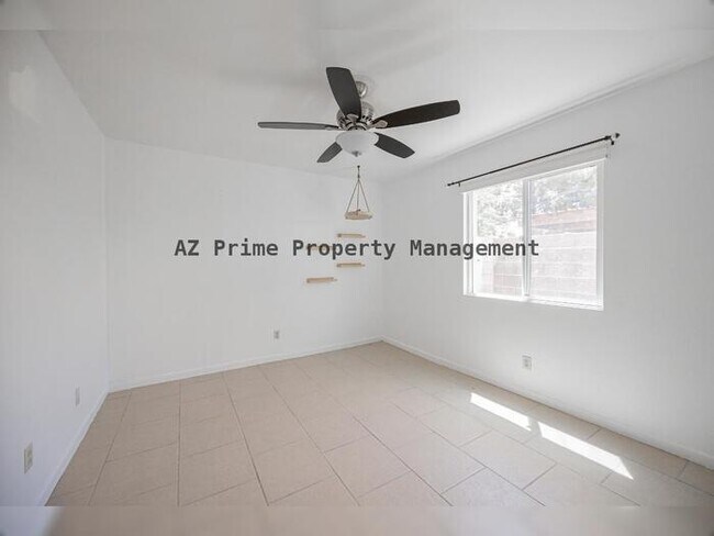 Building Photo - 625 S Allred Dr