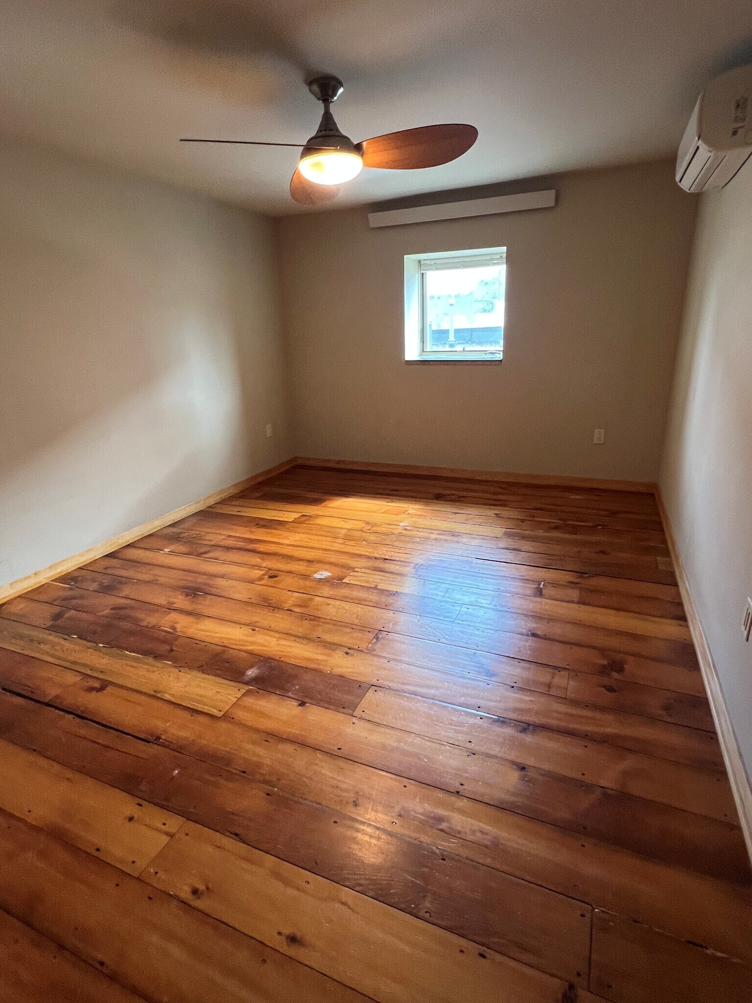 Bedroom - 922 Main St