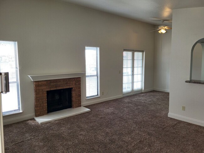 Building Photo - 1412 Bass Dr