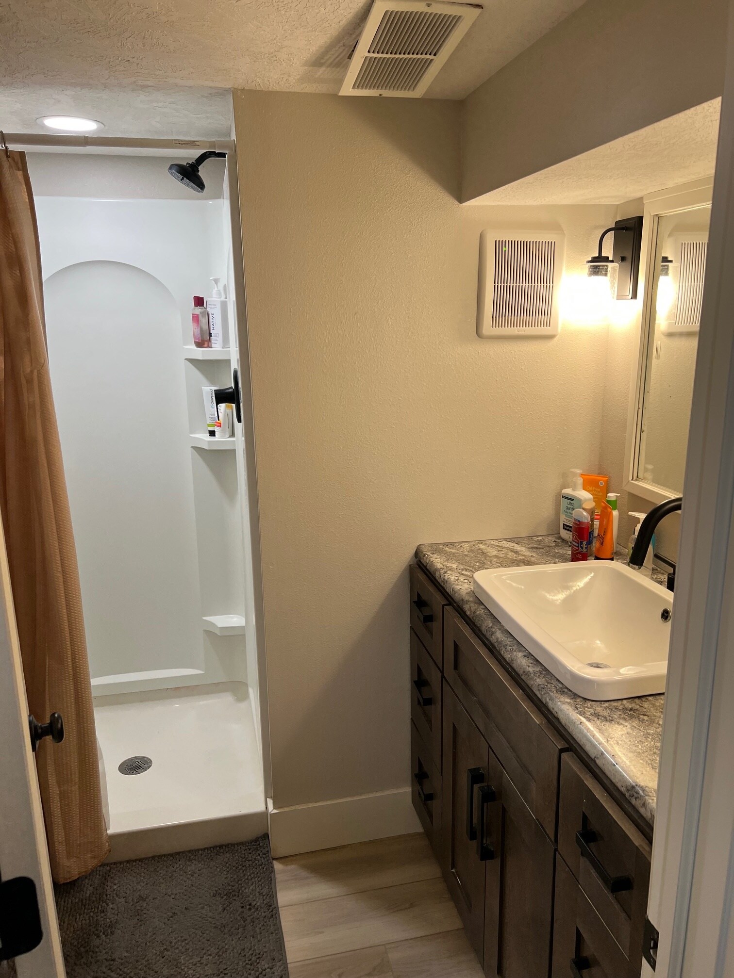 Building Photo - 2120 S Norton Ave