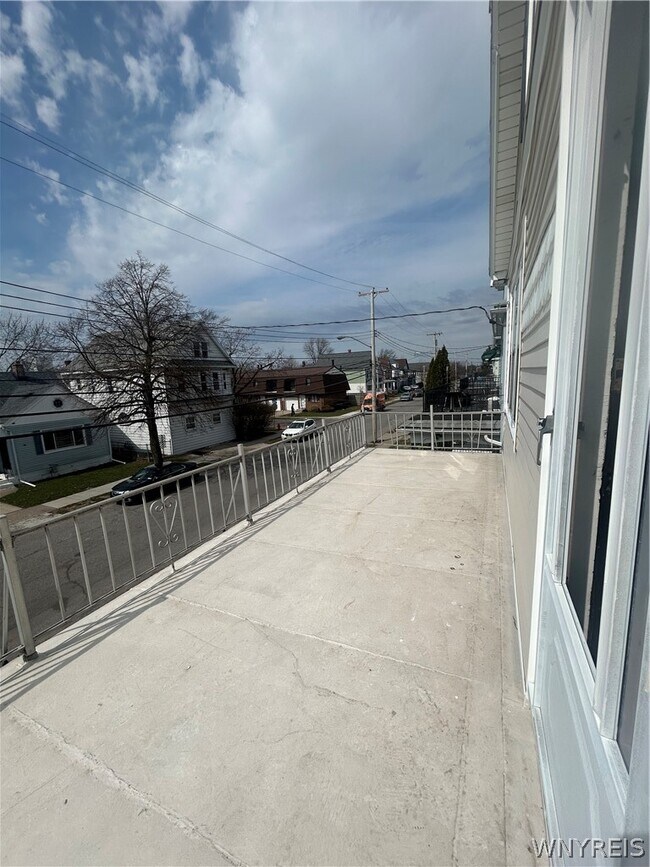 Building Photo - 41 Page St