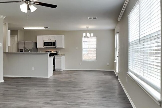 Building Photo - 3207 Trail Hollow Dr