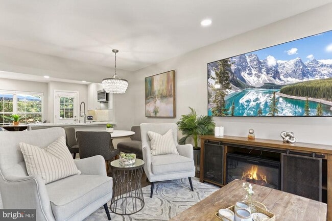 Building Photo - 8078 Sebon Dr