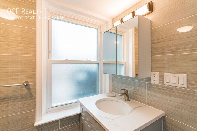 Building Photo - 1620 Mt Vernon St