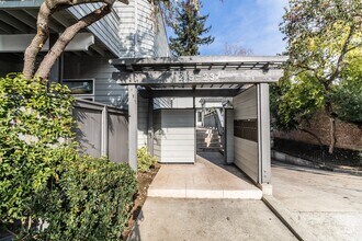 Building Photo - One-Of-A-Kind, Completely Remodeled 2 Bed ...
