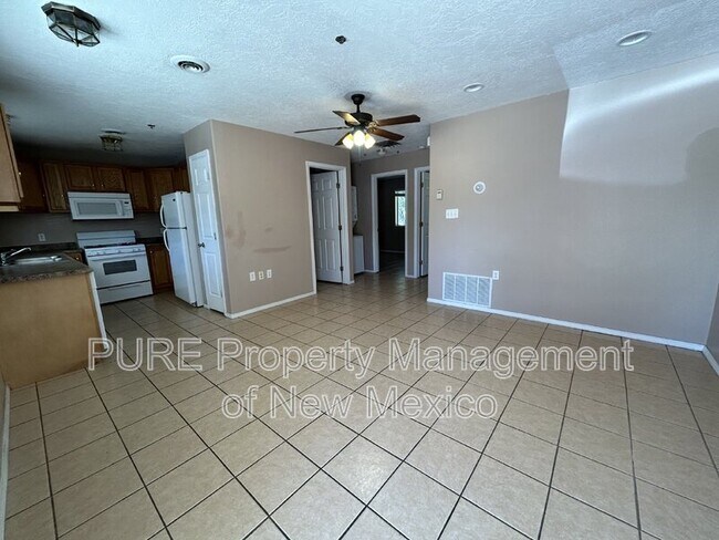 Building Photo - 504 W Navajo St