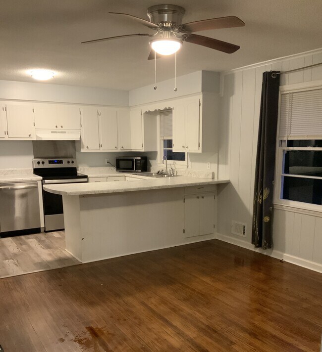 Building Photo - 1287 Montview St