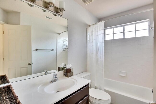 Building Photo - 10321 Beard Ave