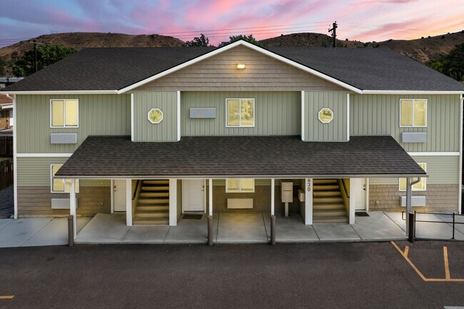 Building Photo - 1430 S 4th Ave