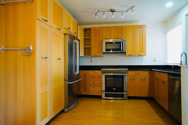 Building Photo - 5947 Armaga Springs Rd
