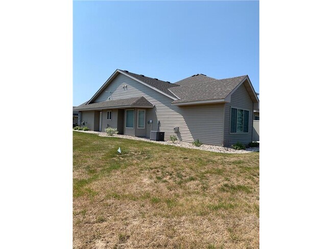 Building Photo - 770 Plum Tree Ln