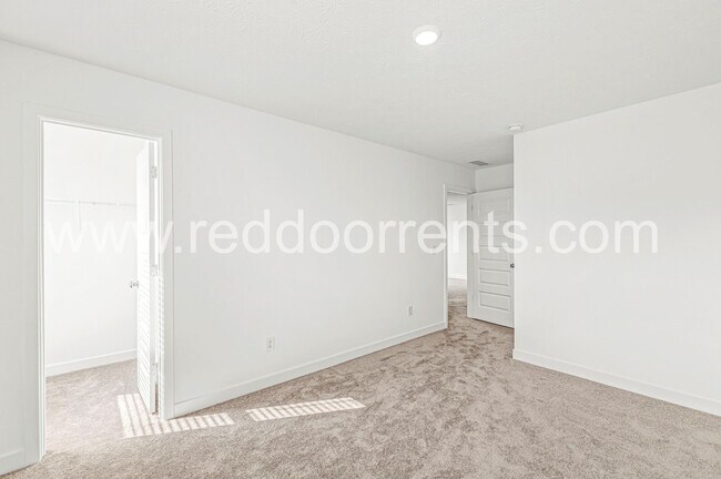 Building Photo - 2224 Boxwood Dr