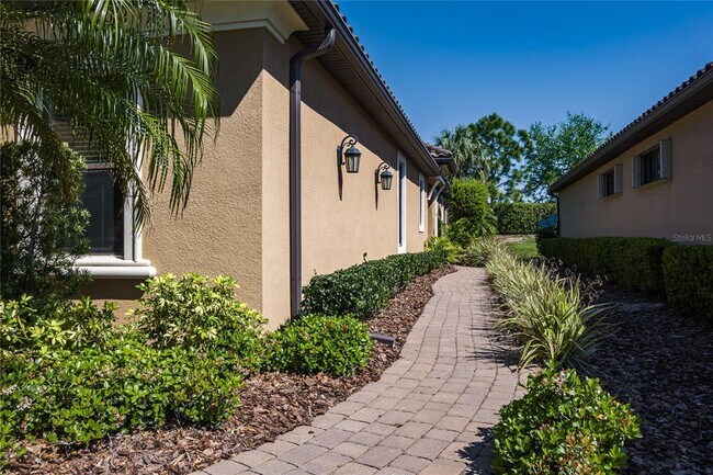 Building Photo - 10413 Highland Park Pl