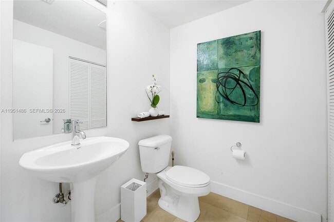 Building Photo - 888 Biscayne Blvd