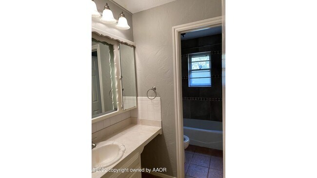 Building Photo - 3730 Rutson Dr