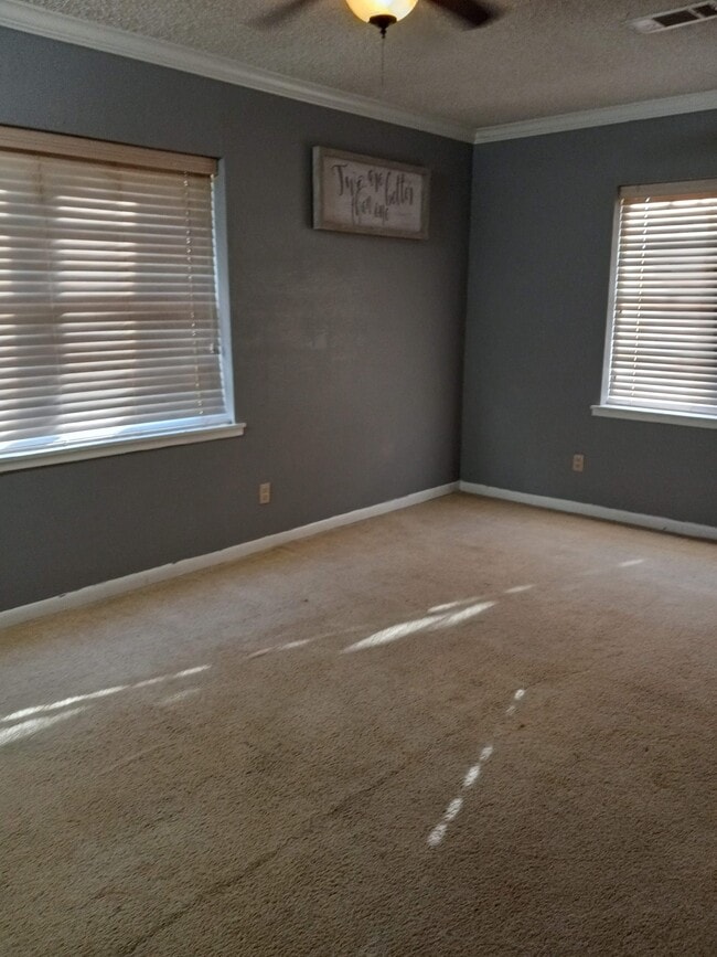 Building Photo - 16900 Wellborne Rd