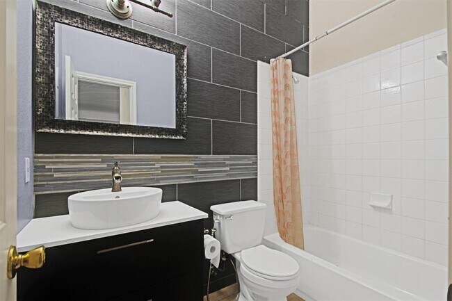 Building Photo - 3300 Winding Shore Ln