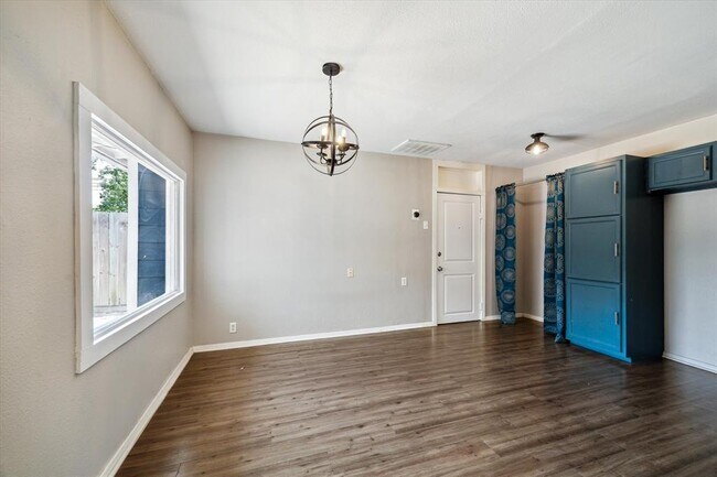 Building Photo - 1147 Du Barry Ln