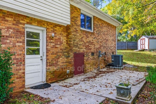 Building Photo - 810 Applegate Ct