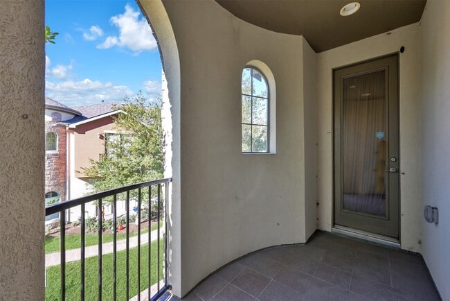 Building Photo - 14527 San Pietro Dr