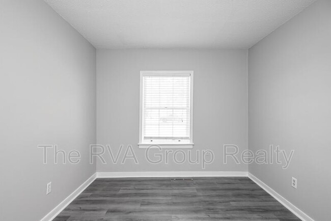 Building Photo - 3807 Woodlawn St