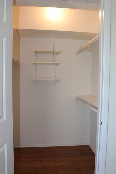 Building Photo - 812 Aspen Dr