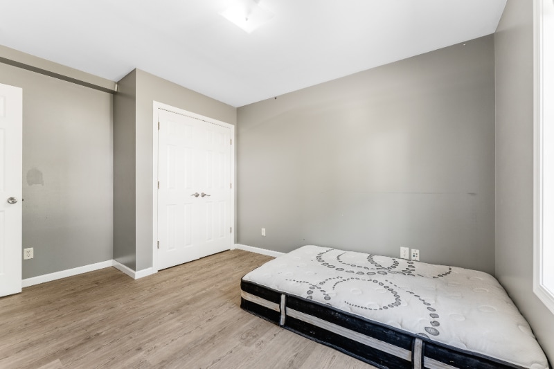 Building Photo - 525 Grant Ave