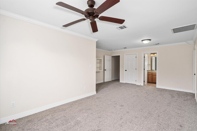 Building Photo - 306 Avondale Ln