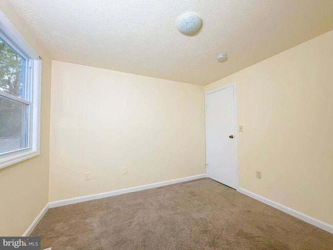 Building Photo - 673 Quail Dr
