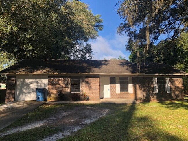 Building Photo - 1445 Hamilton Ave