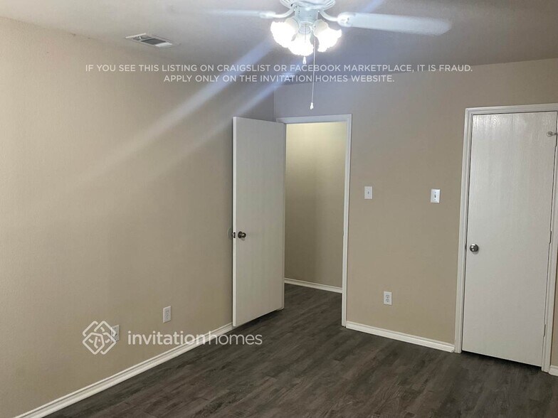 Building Photo - 5028 Raymond Dr