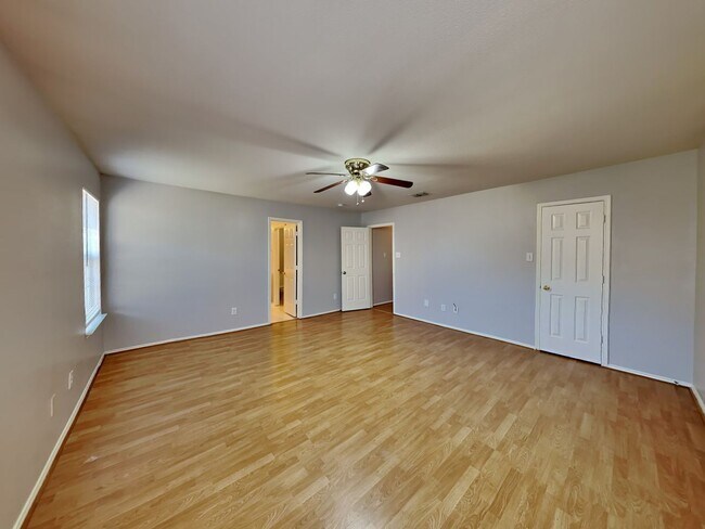 Building Photo - Open-Concept Living with Style, Space & Location