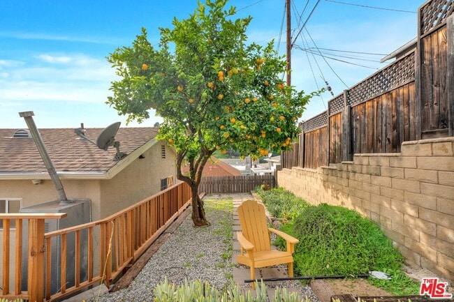 Building Photo - 2279 India St