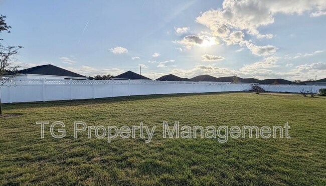 Building Photo - 122 Monthaven Dr