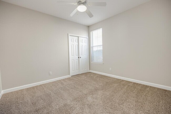 Building Photo - 3570 Four Oaks Blvd