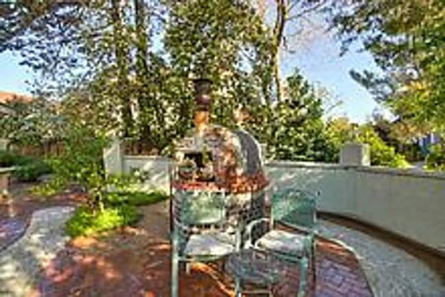 Building Photo - Beautiful 3 Bedroom Home-$750.00 Off 1st M...