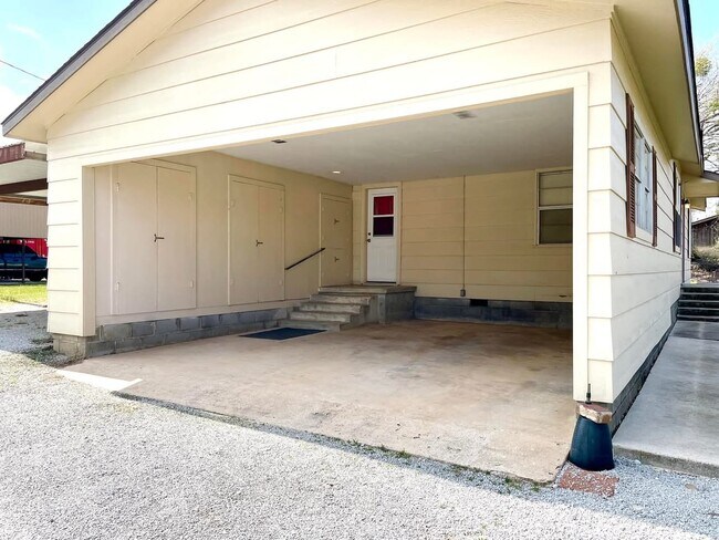 Building Photo - 8179 OK-199