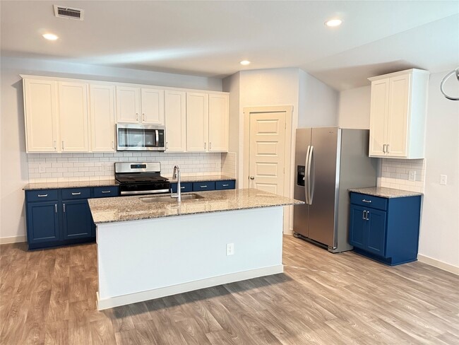 Building Photo - 10627 Great Basin Dr