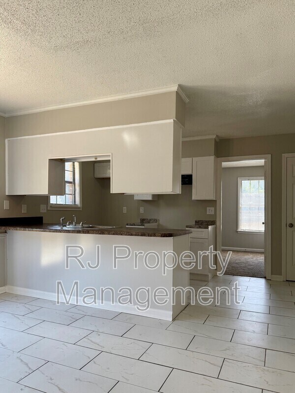 Building Photo - 3974 Almond Cove