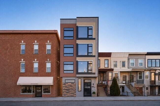Building Photo - 213 Academy St