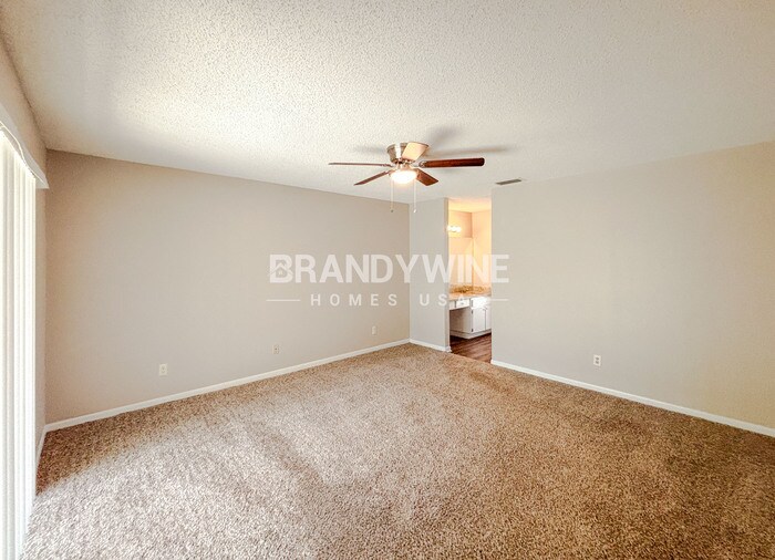 Building Photo - 734 Sandy Creek Dr