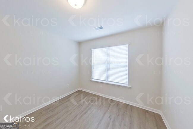 Building Photo - 15 Duluth Dr