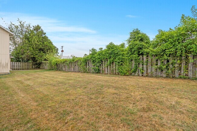 Building Photo - 719 E Watermill Cir